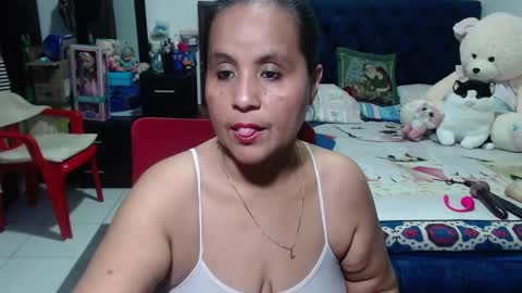 Snapshot of pervert_mommy_x chatting on 8, 1, 2025 SAMY online show from 8, 1, 2025