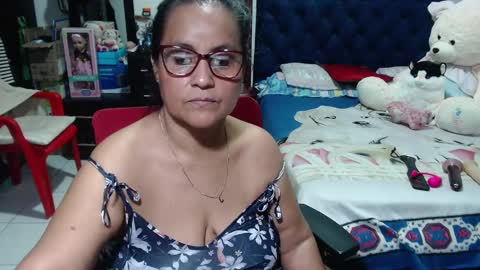 Snapshot of pervert_mommy_x chatting on 15, 1, 2025 SAMY online show from 15, 1, 2025