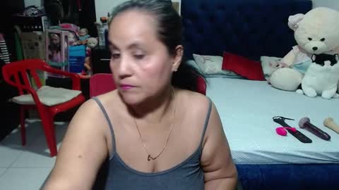 Snapshot of pervert_mommy_x chatting on 1, 3, 2025 SAMY online show from 1, 3, 2025