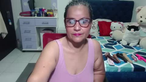 Snapshot of pervert_mommy_x chatting on 6, 10, 2025 SAMY online show from 6, 10, 2025