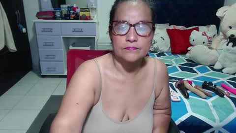 Snapshot of pervert_mommy_x chatting on 7, 10, 2025 SAMY online show from 7, 10, 2025