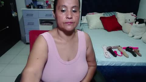 Snapshot of pervert_mommy_x chatting on 15, 10, 2025 SAMY online show from 15, 10, 2025