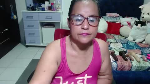 Snapshot of pervert_mommy_x chatting on 28, 10, 2025 SAMY online show from 28, 10, 2025