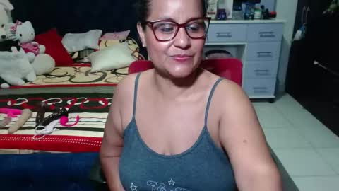 Snapshot of pervert_mommy_x chatting on 19, 11, 2025 SAMY online show from 19, 11, 2025