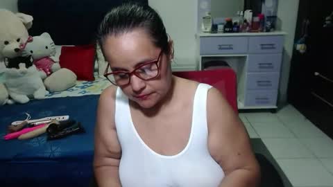 Snapshot of pervert_mommy_x chatting on 24, 11, 2025 SAMY online show from 24, 11, 2025