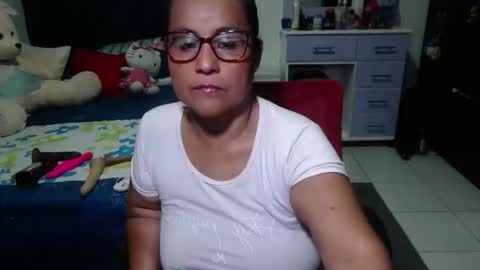 Snapshot of pervert_mommy_x chatting on 25, 11, 2025 SAMY online show from 25, 11, 2025