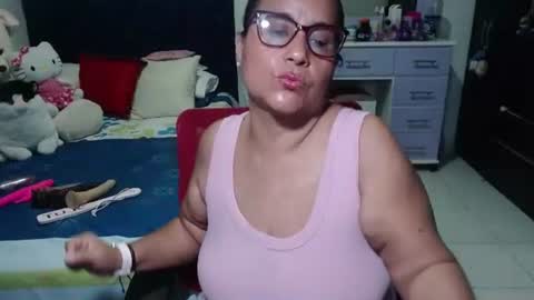 Snapshot of pervert_mommy_x chatting on 26, 11, 2025 SAMY online show from 26, 11, 2025