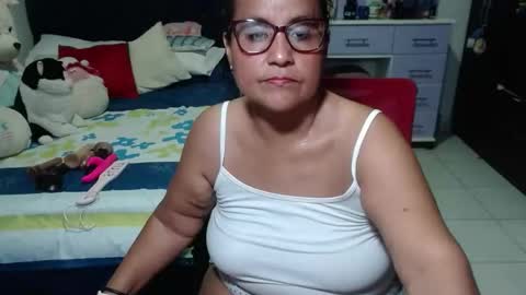 Snapshot of pervert_mommy_x chatting on 27, 11, 2025 SAMY online show from 27, 11, 2025