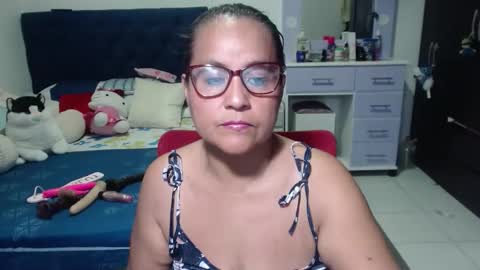 Snapshot of pervert_mommy_x chatting on 1, 12, 2025 SAMY online show from 1, 12, 2025