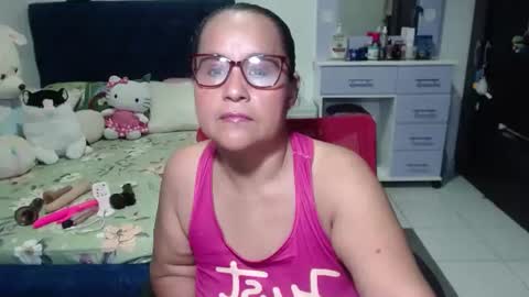 Snapshot of pervert_mommy_x chatting on 4, 12, 2025 SAMY online show from 4, 12, 2025