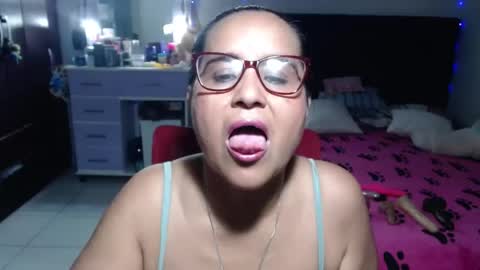 Snapshot of pervert_mommy_x chatting on 7, 7, 2026 SAMY online show from 7, 7, 2026