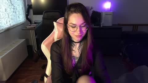 Snapshot of petal_dust_ chatting on 16, 4, 2026 petal_dust_ online show from 16, 4, 2026