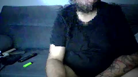 Snapshot of petit1985 chatting on 21, 10, 2025 Francescco online show from 21, 10, 2025