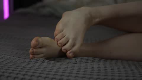 Snapshot of petite_cathrine chatting on 6, 4, 2026 petite_cathrine online show from 6, 4, 2026