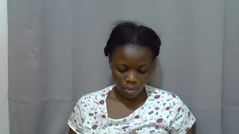 petite_melan online show from 23, 9, 2025