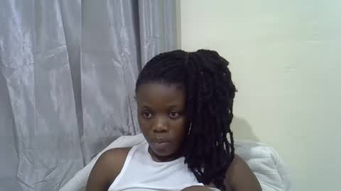 petite_melan online show from 19, 11, 2025