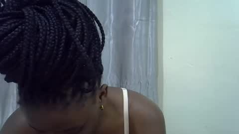 petite_melan online show from 3, 12, 2025