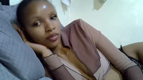 Snapshot of petite_melinda chatting on 27, 6, 2026 petite_melinda online show from 27, 6, 2026