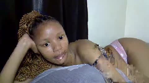 Snapshot of petite_melinda chatting on 11, 7, 2026 petite_melinda online show from 11, 7, 2026