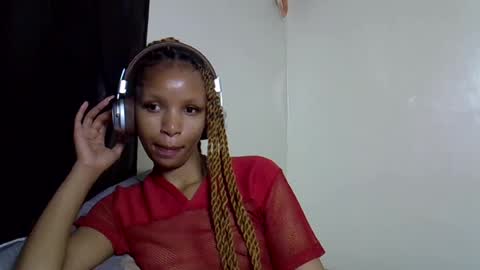 Snapshot of petite_melinda chatting on 14, 7, 2026 petite_melinda online show from 14, 7, 2026