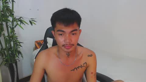 Snapshot of petiteasianx chatting on 15, 1, 2025 Vrin online show from 15, 1, 2025