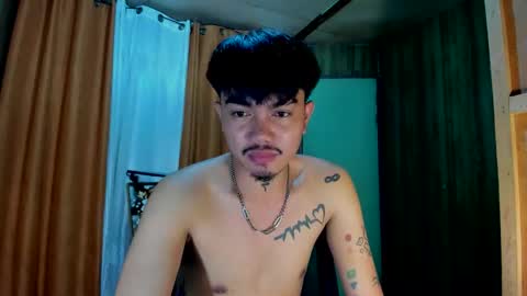 Snapshot of petiteasianx chatting on 24, 11, 2025 Vrin online show from 24, 11, 2025