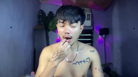 Snapshot of petiteasianx chatting on 2, 12, 2025 Vrin online show from 2, 12, 2025