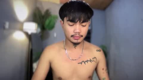 Snapshot of petiteasianx chatting on 5, 12, 2025 Vrin online show from 5, 12, 2025