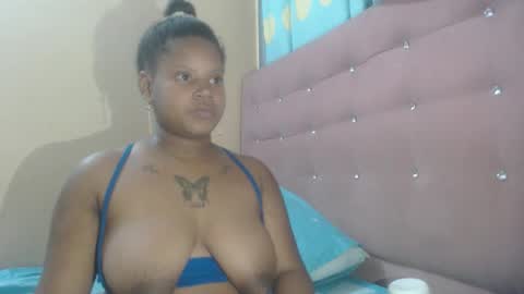 petitechocolatemommy online show from 4, 12, 2025