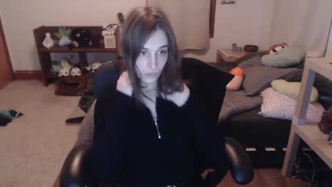 Snapshot of petitecut chatting on 11, 2, 2025 caracal online show from 11, 2, 2025