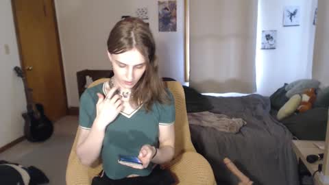 Snapshot of petitecut chatting on 21, 2, 2025 caracal online show from 21, 2, 2025