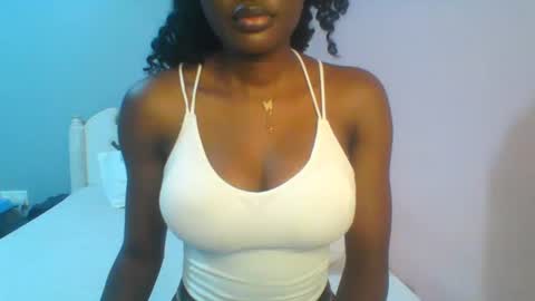 Snapshot of petiteediva chatting on 13, 6, 2026 diva online show from 13, 6, 2026