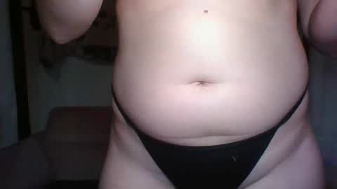 Snapshot of petitegirluvsdick chatting on 4, 12, 2024 Bella online show from 4, 12, 2024