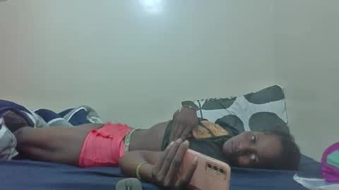 petitegirly12 online show from 14, 10, 2025