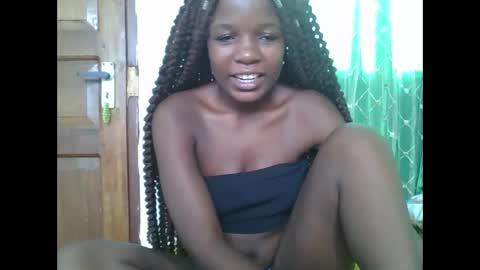 petitesweetchiq online show from 28, 2, 2026