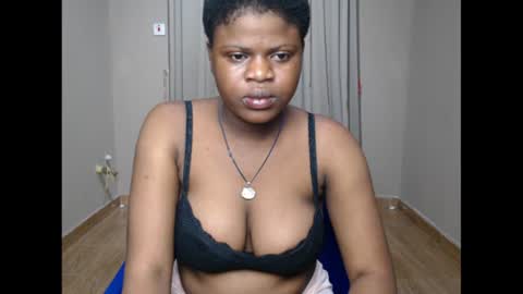 Snapshot of petitexebony1 chatting on 18, 7, 2026 Call Me KiKi online show from 18, 7, 2026