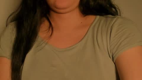 Snapshot of petitgirl_ chatting on 12, 11, 2025 J A S S online show from 12, 11, 2025