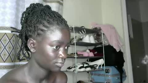 petitte_gyaal online show from 13, 11, 2025