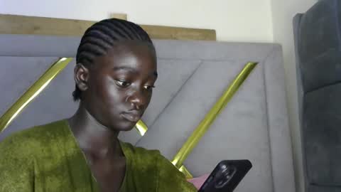 petitte_gyaal online show from 23, 11, 2025