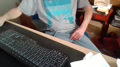 Snapshot of petitwilly chatting on 28, 11, 2025 petitwilly online show from 28, 11, 2025