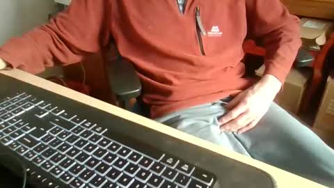 Snapshot of petitwilly chatting on 23, 2, 2026 petitwilly online show from 23, 2, 2026