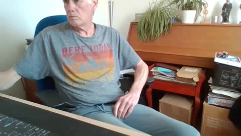 petitwilly online show from 30, 4, 2026