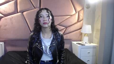 Moon  online show from 18, 10, 2025