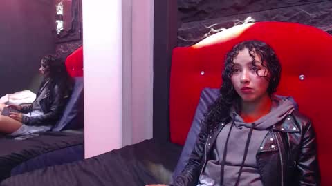 Moon  online show from 24, 10, 2025