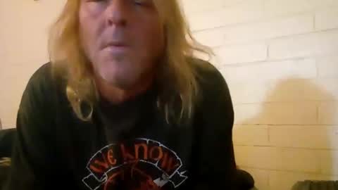 Snapshot of pevinu chatting on 28, 9, 2025 Hugh Pervert online show from 28, 9, 2025