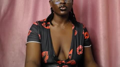 Snapshot of phat_pussylips chatting on 19, 4, 2026 tatiana online show from 19, 4, 2026