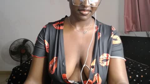 Snapshot of phat_pussylips chatting on 5, 8, 2026 tatiana online show from 5, 8, 2026