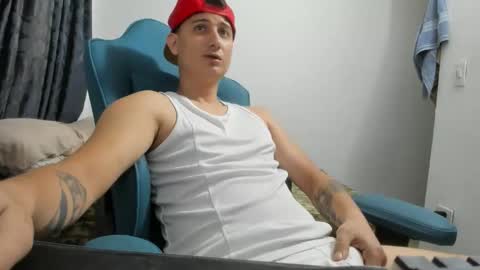 Snapshot of philip_dj chatting on 8, 11, 2025 philip_dj online show from 8, 11, 2025