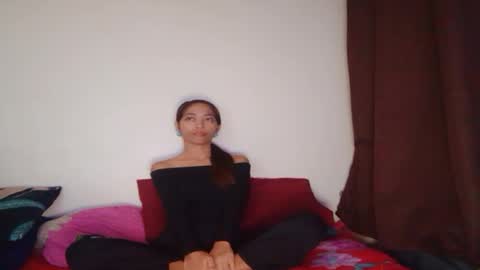 Online at weekends Friday to Sunday online show from 28, 12, 2024