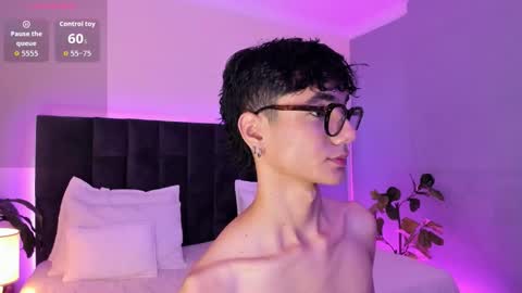 Phillip online show from 3, 11, 2025